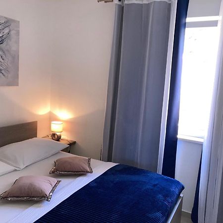 Helena Apartment Рогозница Екстериор снимка